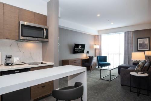 Sandman Signature Sherwood Park Hotel