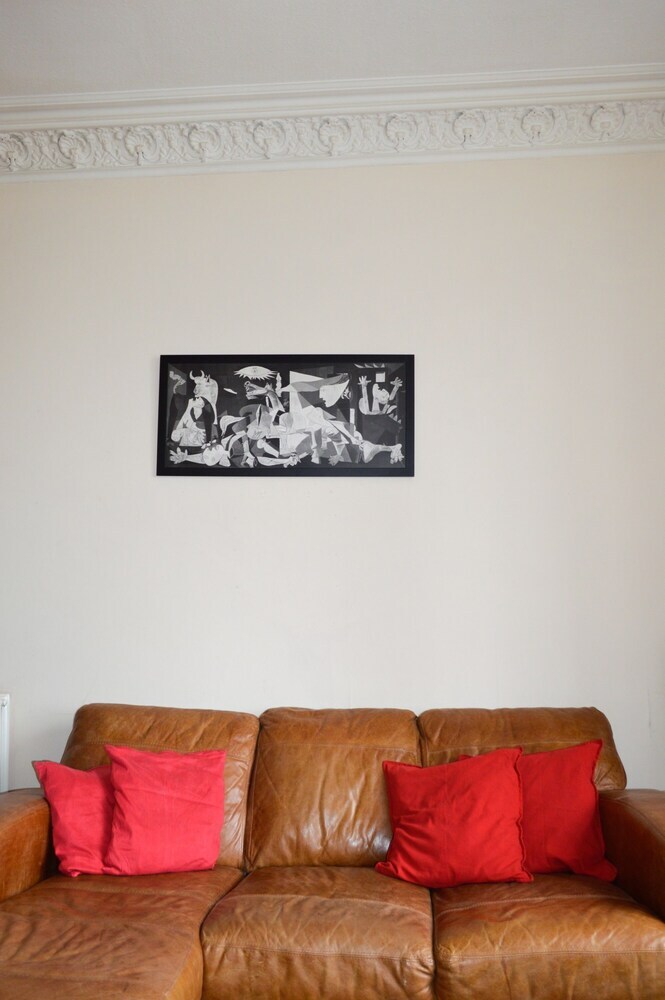 Comfy 1 Bedroom Apartment In City Centre