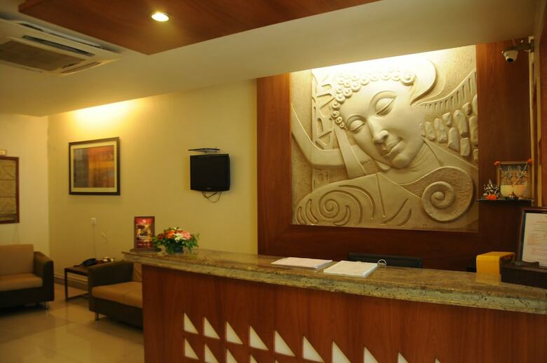 Jk Rooms 104 Hotel Madhav International