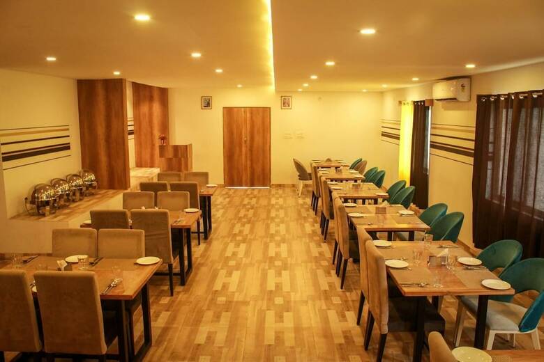 Rest Inn Skr A Petrichor Hotel