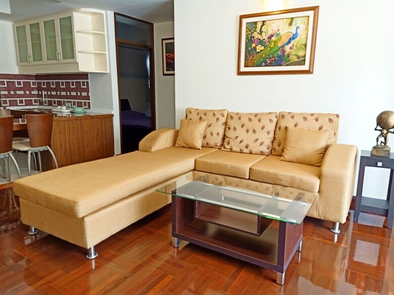 Hotel Le Vanvarothai Saladaeng Residence