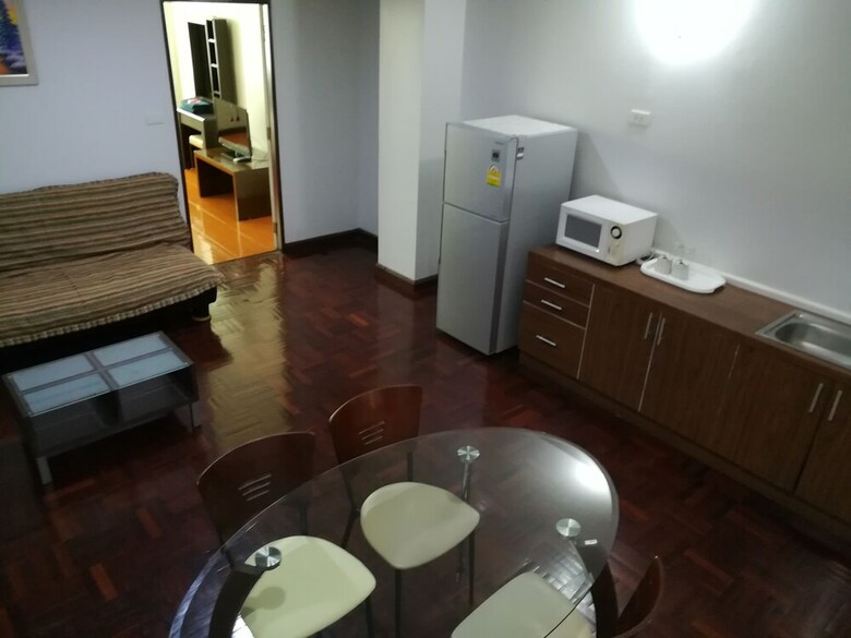Hotel Le Vanvarothai Saladaeng Residence