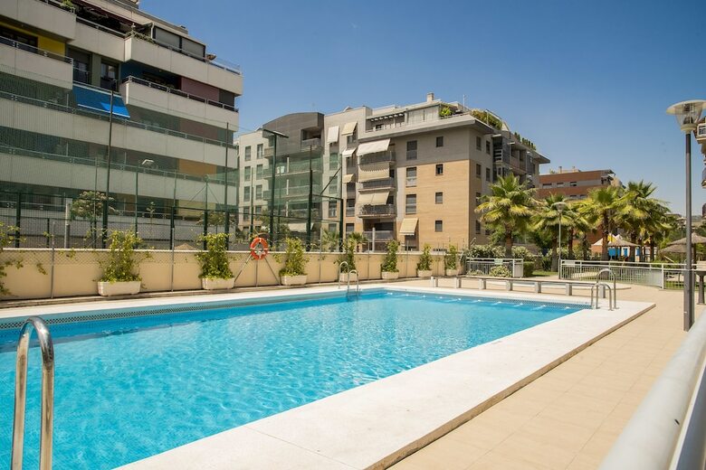 Apartamentos Enjoygranada Lujo Piscina Y Parking