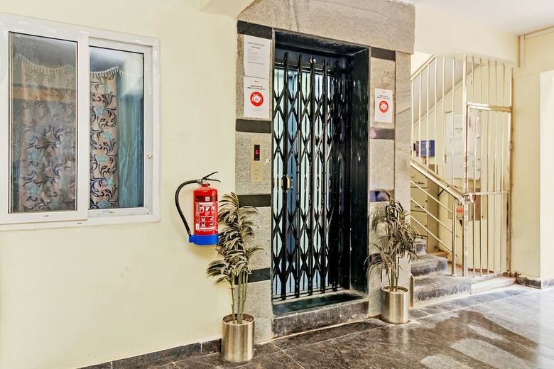 Hotel Silverkey Executive Stays 27824 Dharamkar Residency