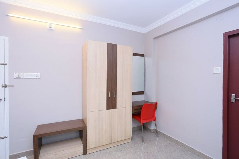 Hotel Oyo 23116 Gino Tourist Home