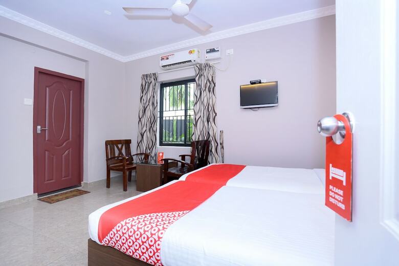 Hotel Oyo 23116 Gino Tourist Home