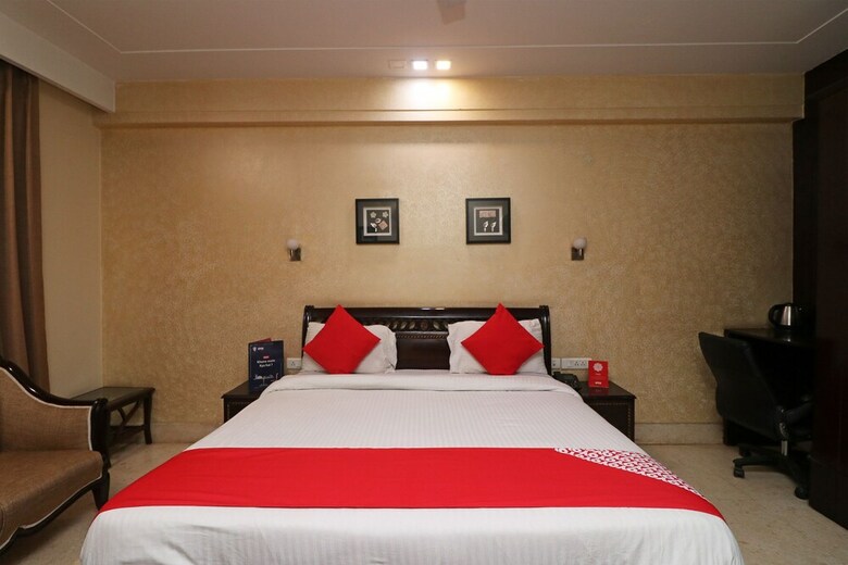 Oyo 26915 Hotel North East Residency