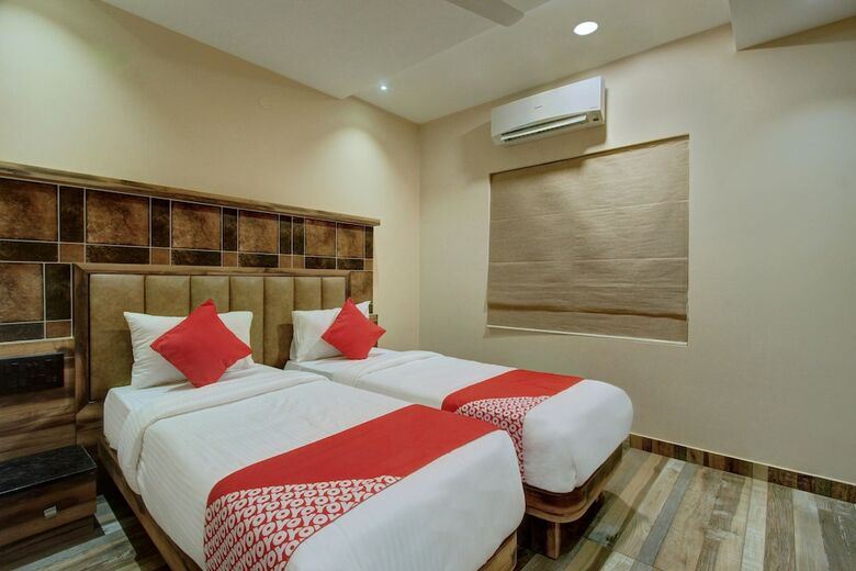 Hotel Oyo 23602 Laxman Residency