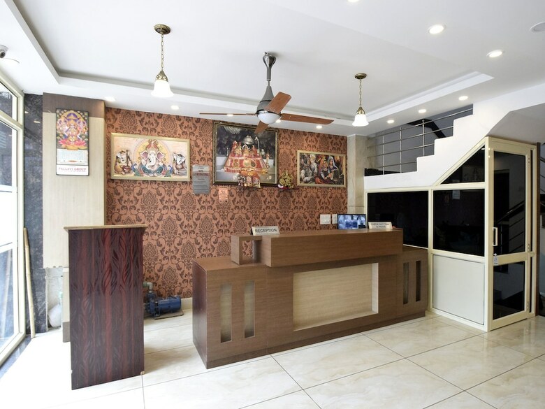 Oyo 16629 Hotel Jp International