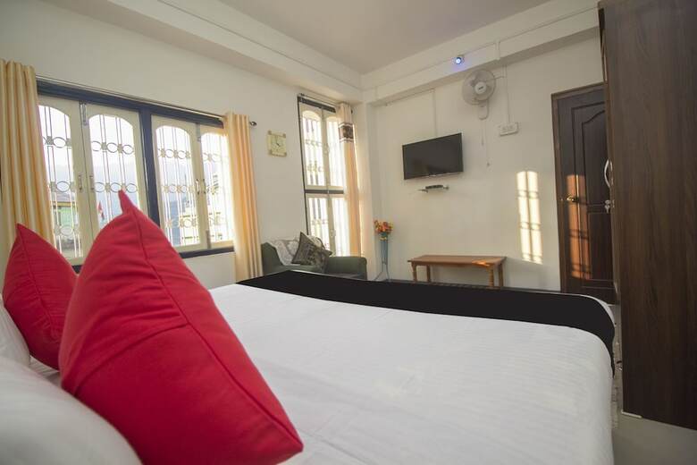 Oyo 24942 Hotel Lhasa