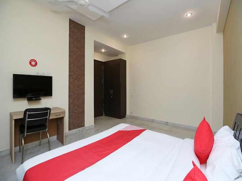 Hotel Oyo 24323 Lakshmi Residency