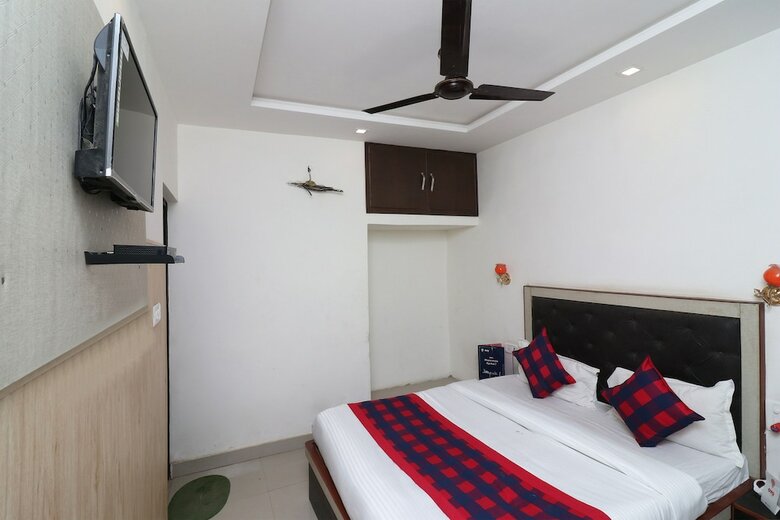 Oyo 24679 Hotel Green House