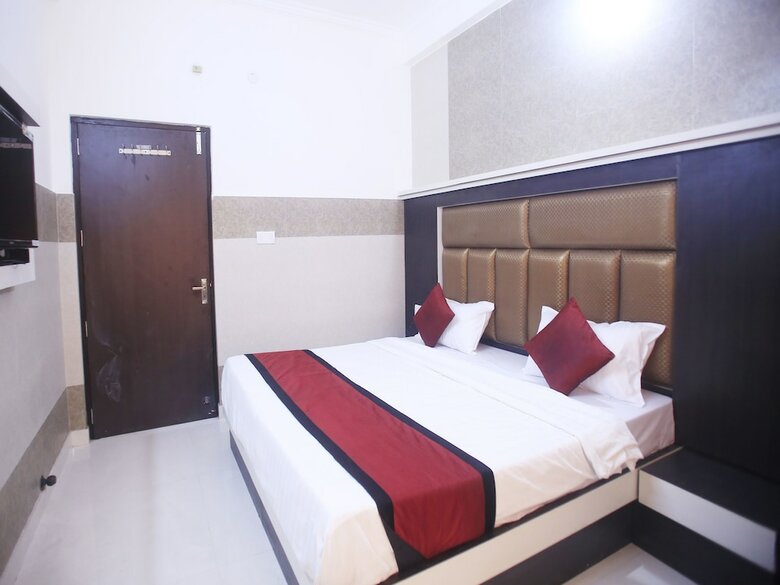 Oyo 17006 Hotel Girnar