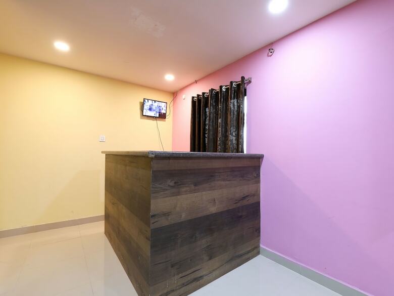 Hotel Oyo 13569 Virat Residency