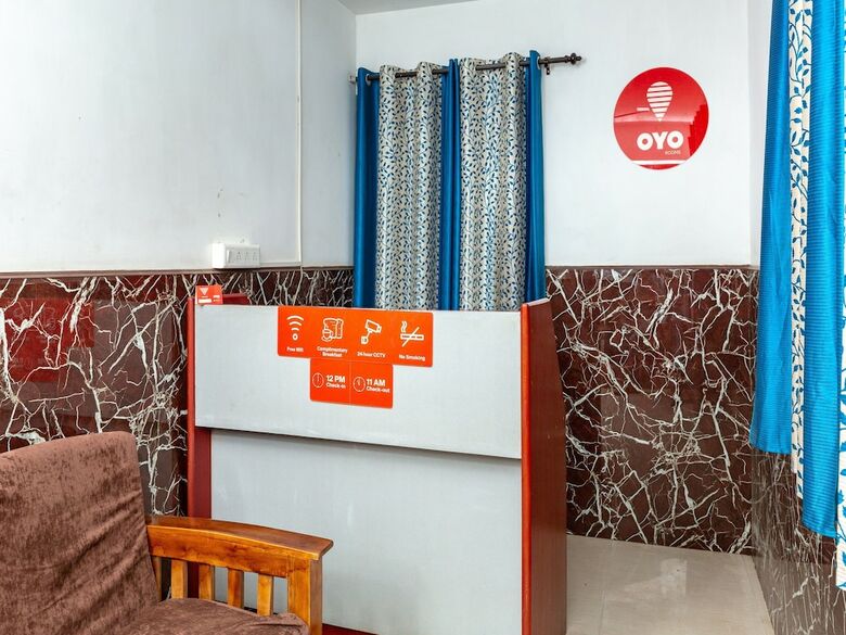 Hotel Oyo 19396 Cristal Residency