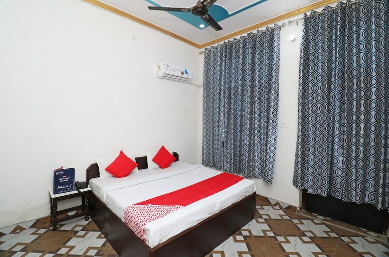 Oyo 23121 Hotel 4 U