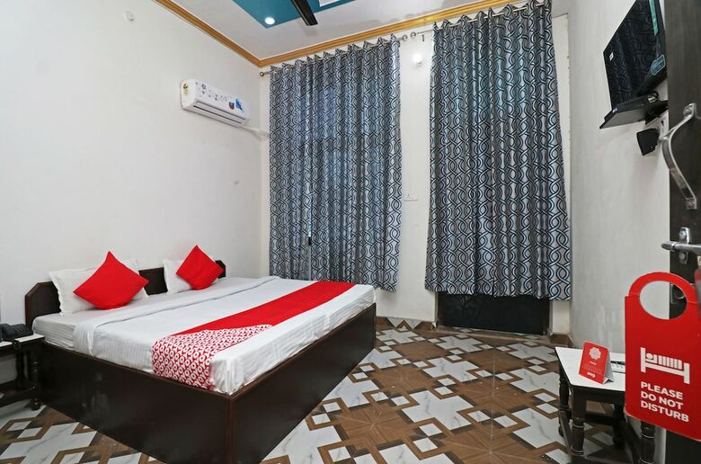 Oyo 23121 Hotel 4 U