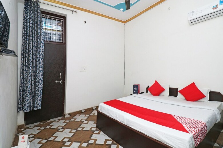 Oyo 23121 Hotel 4 U