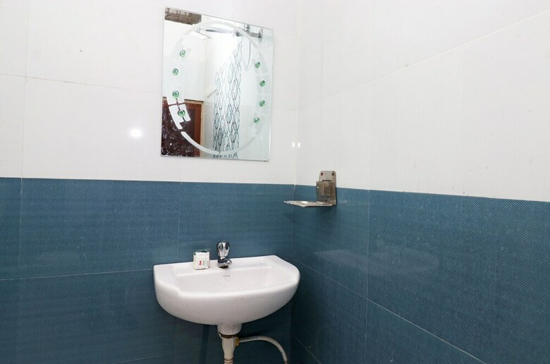 Oyo 23121 Hotel 4 U