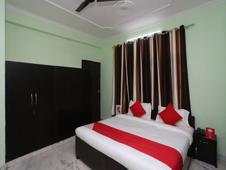 Hotel Oyo 18669 Shree Palce