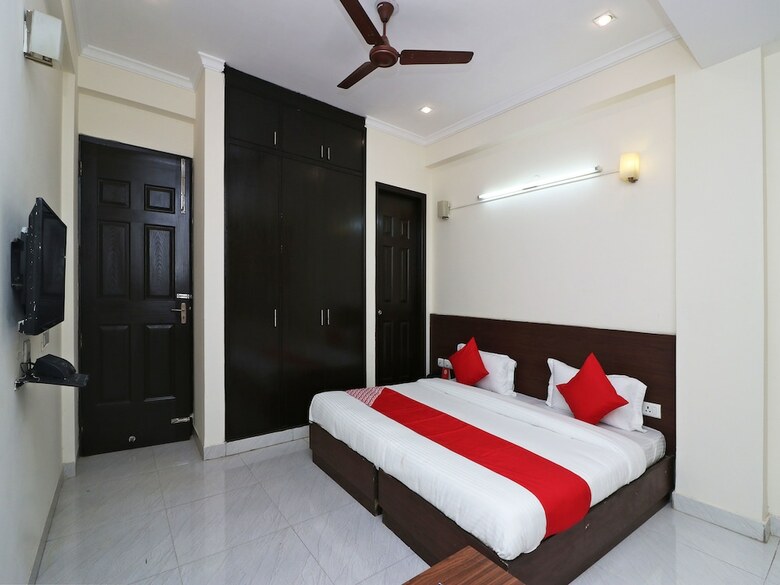 Hotel Oyo 15685 The Grace Room