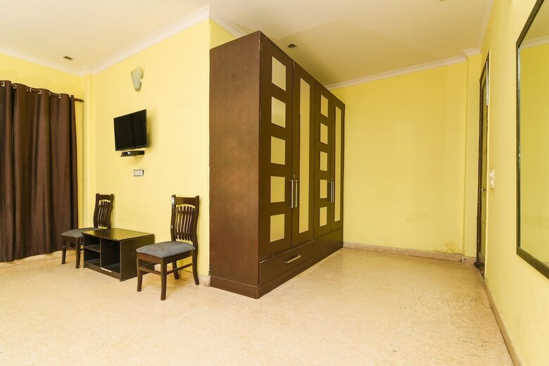 Hotel Oyo 8534 Golden Park
