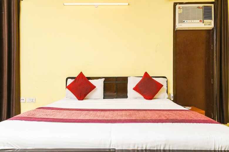 Hotel Oyo 8534 Golden Park