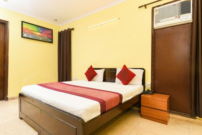 Hotel Oyo 8534 Golden Park