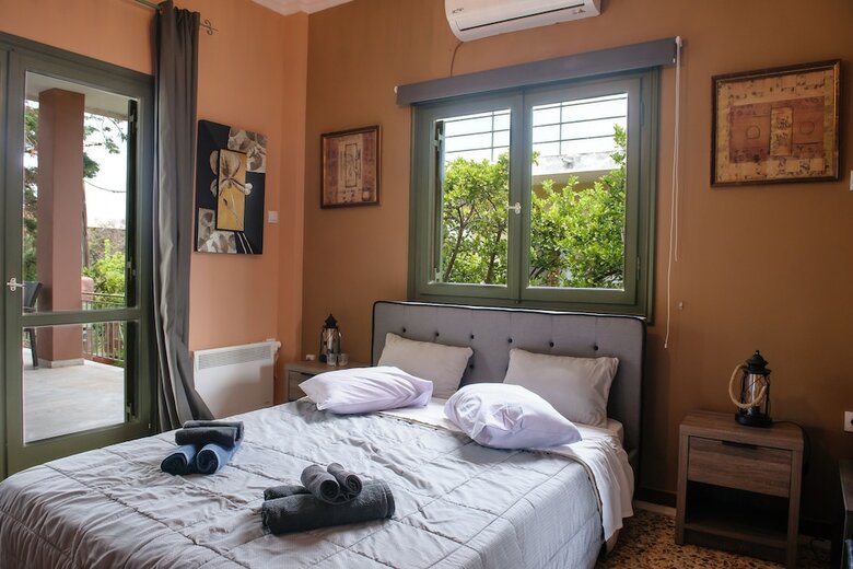 Peris Beach Villa Galaxy Near Athens Airport