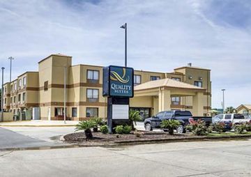Hotel Quality Suites Bluebonnet Center
