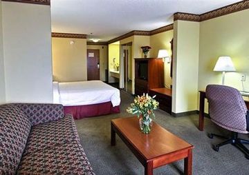 Hotel Quality Suites Bluebonnet Center
