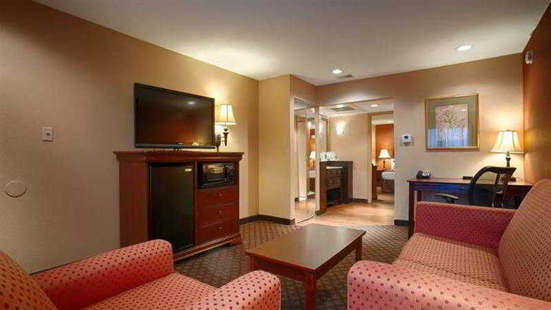 Hotel Best Western Plus Landing View Inn & Suites