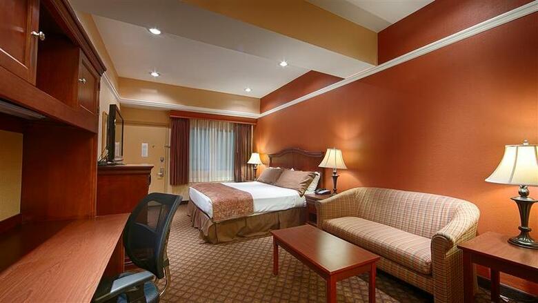 Hotel Best Western Plus Landing View Inn & Suites