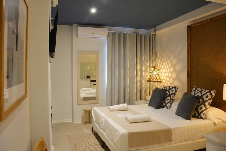 Hotel You & Co. Saler Beach Boutique