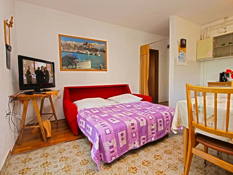 Apartment 390