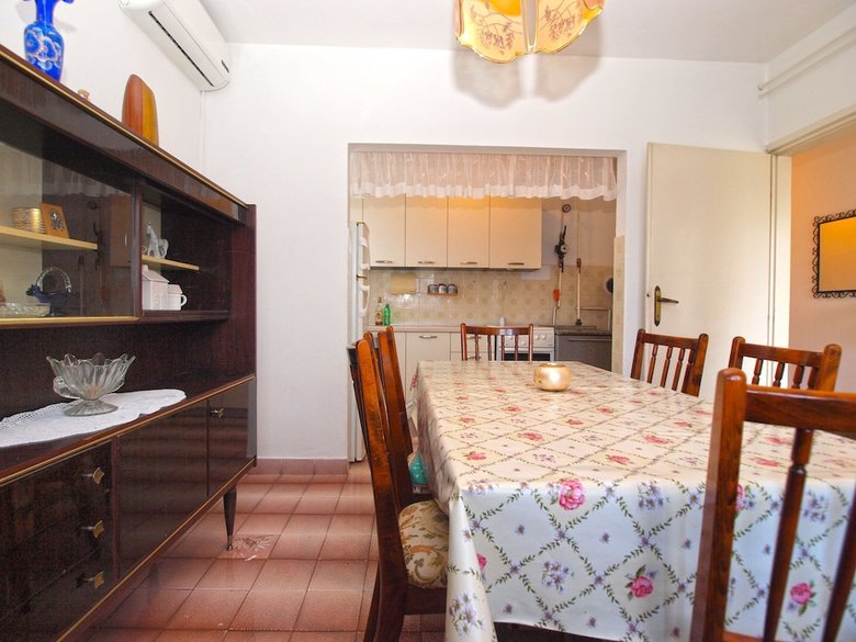 Apartment 1539