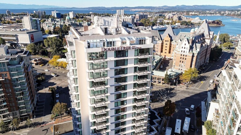 Doubletree By Hilton Hotel & Suites Victoria