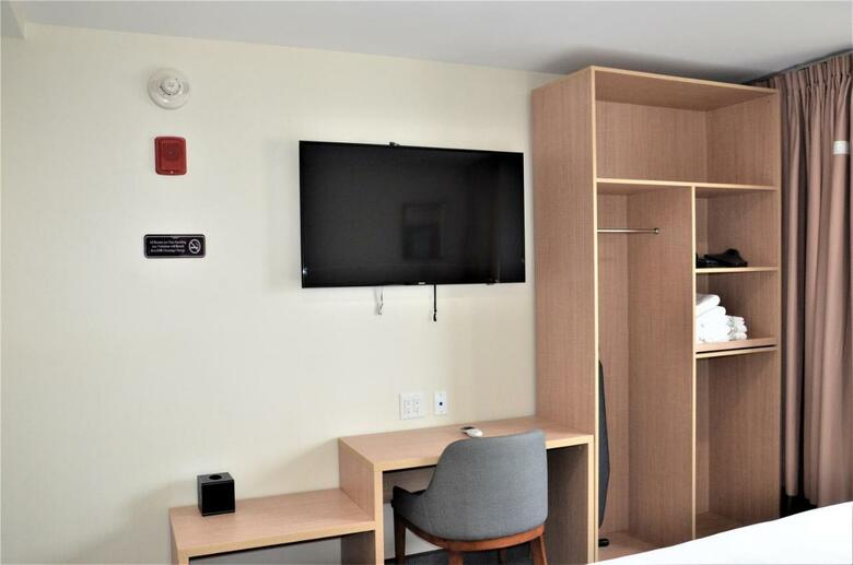 Lic Plaza Hotel