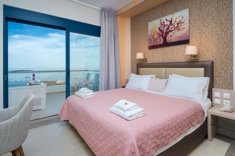 Pyrgos Beach Hotel Apartments