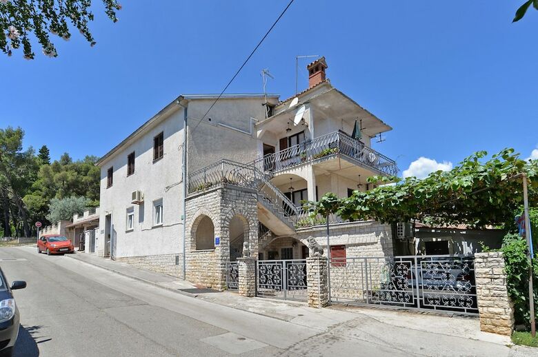 Apartment 1684