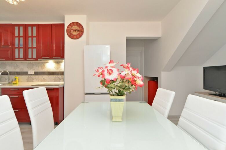 Apartment 1739
