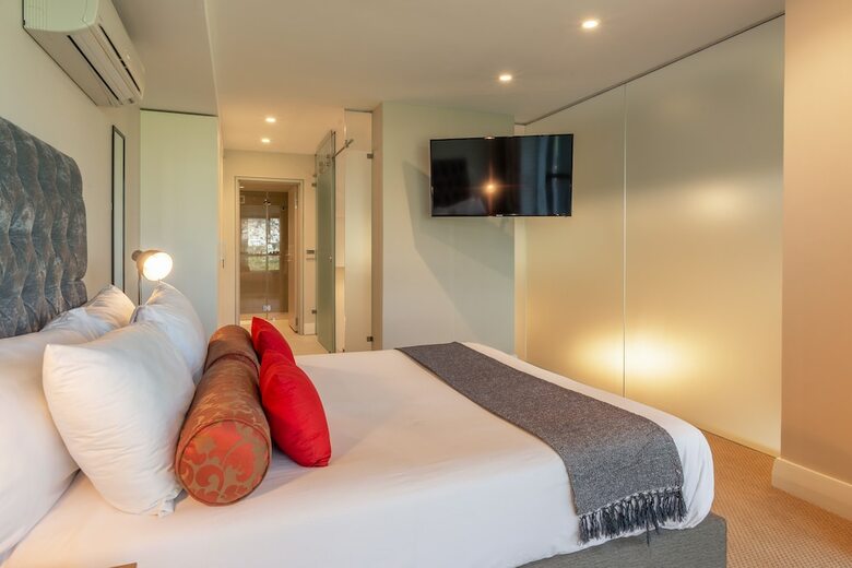 Aparthotel V&a Waterfront Collection - Whosting