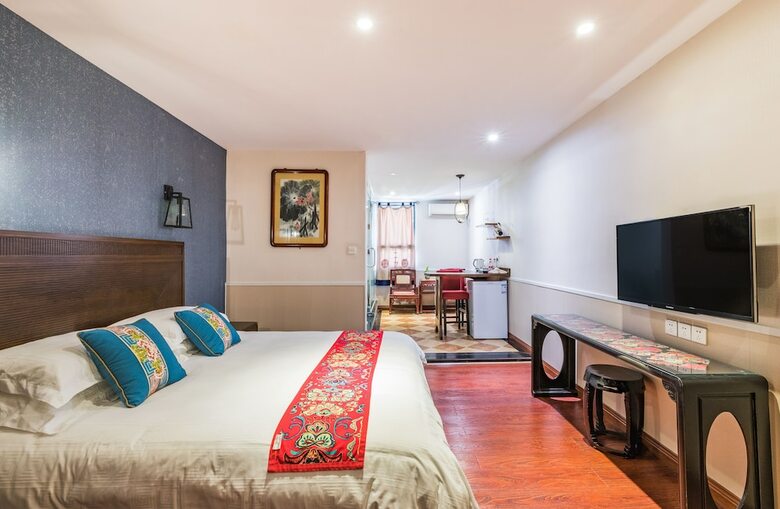 Chengdu Wenjun Courtyard Hotel