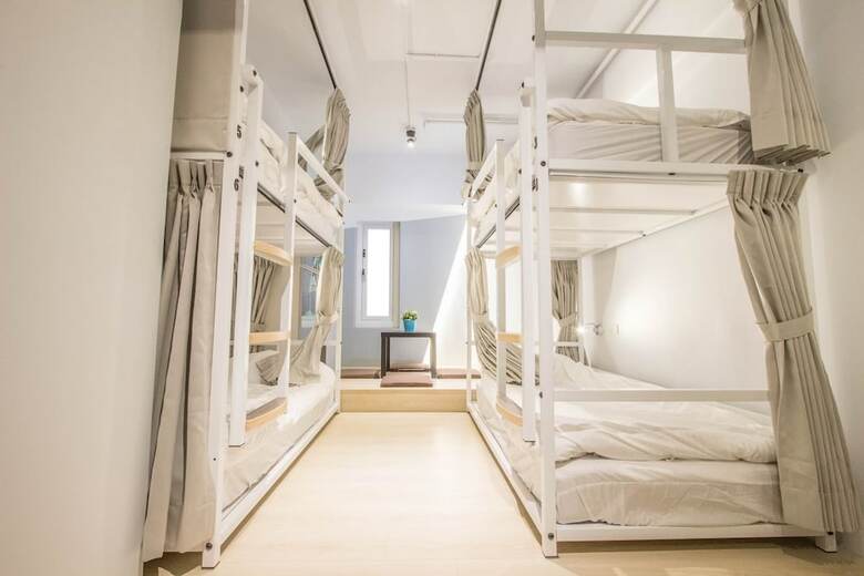Hostal Light Inn - Hostel