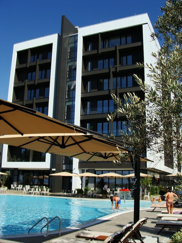 Supreme Hotel & Spa