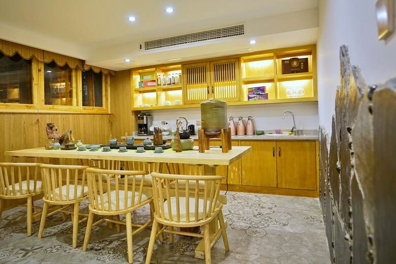 Yuexijiang Boutique Holiday Hotel