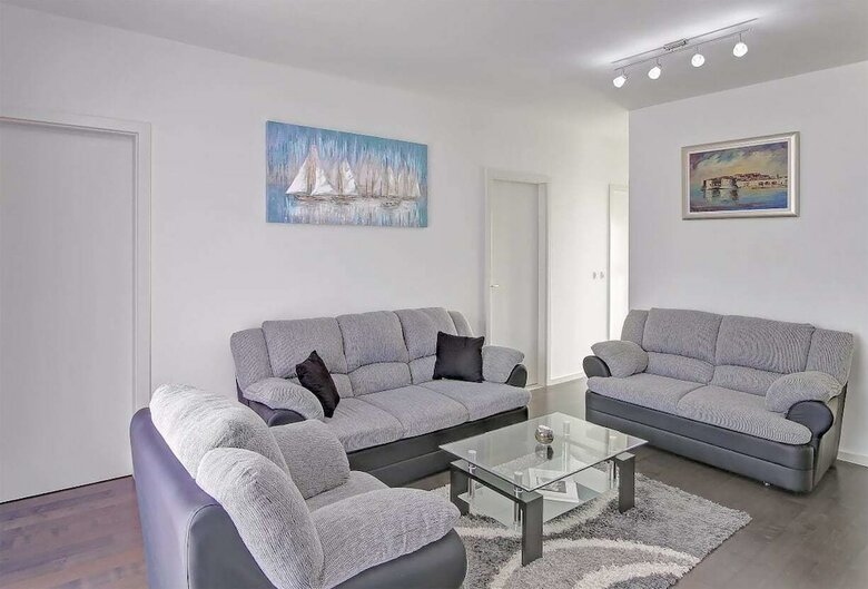 Luka Apartment