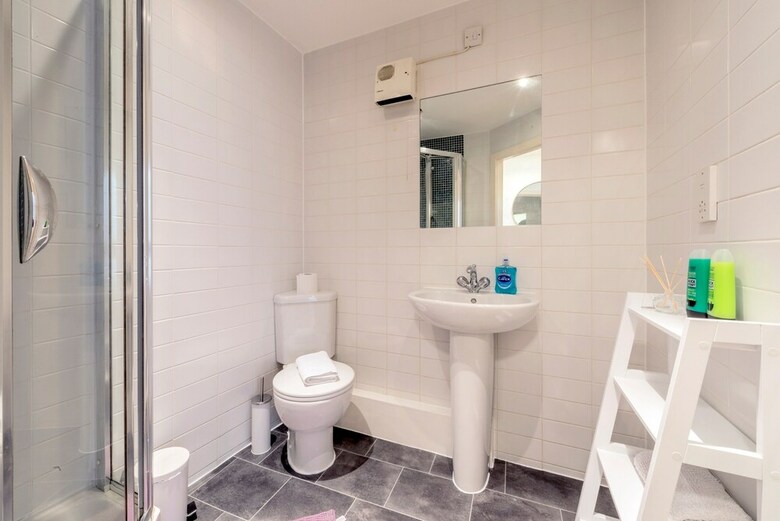 Modern 2 Bedroom Apartment Near Manchester Piccadilly