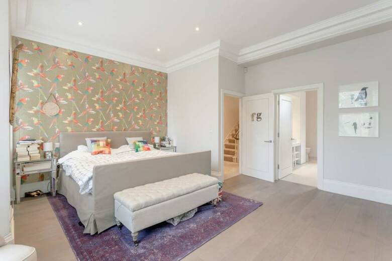 Incredible 5 Bedroom Home Overlooking Queen's Park