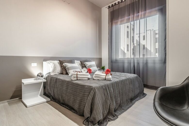 Ugo Bassi Apartments